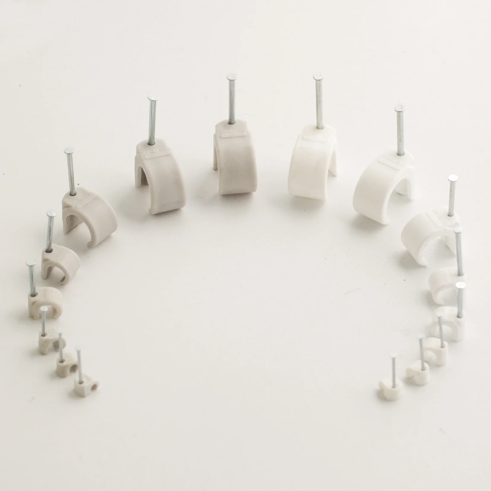 Boite de 100 pontets à clouer pour supports bois/maçonnerie PSC image