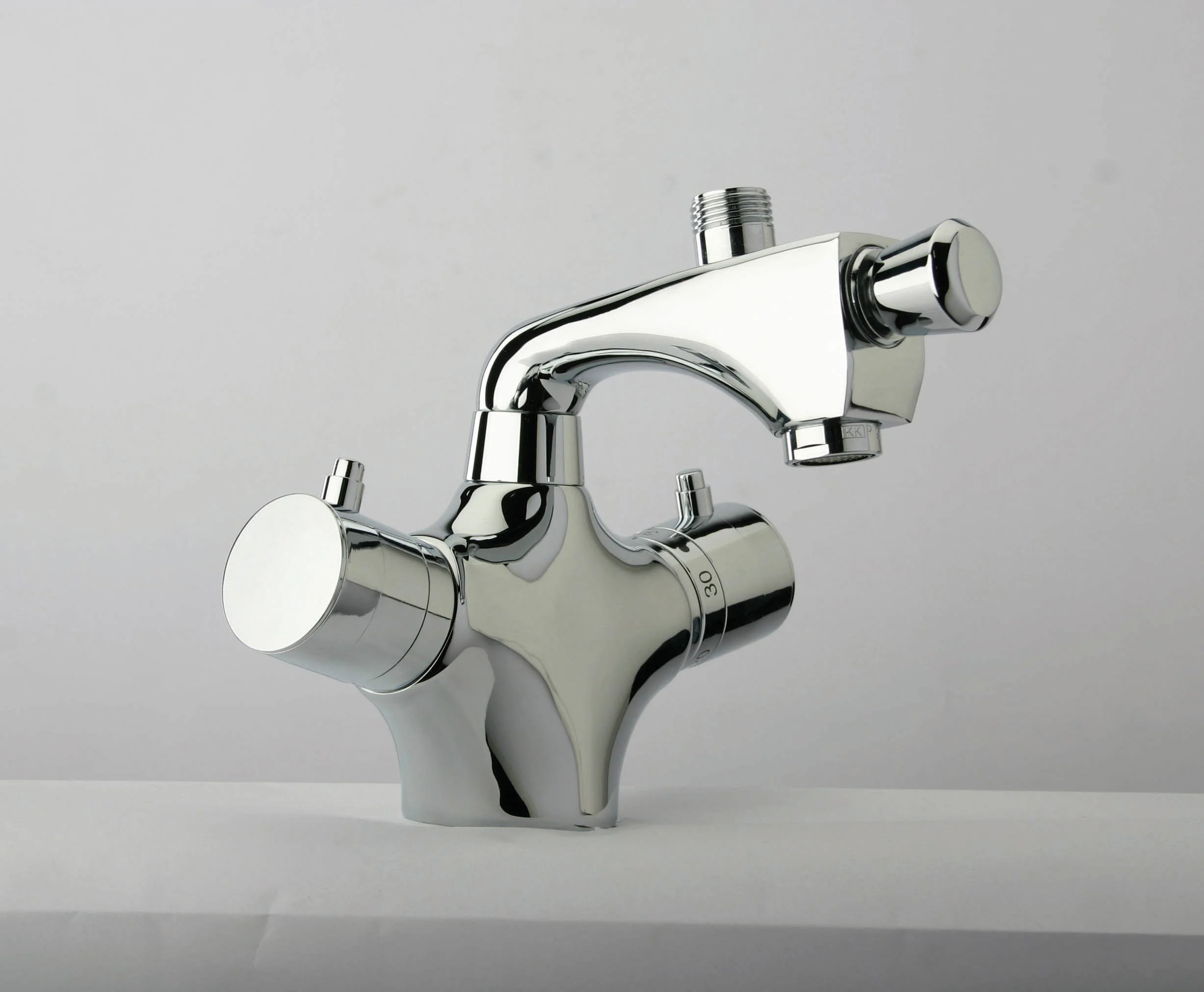 Mitigeur bain douche mono trou thermostatique Blade image