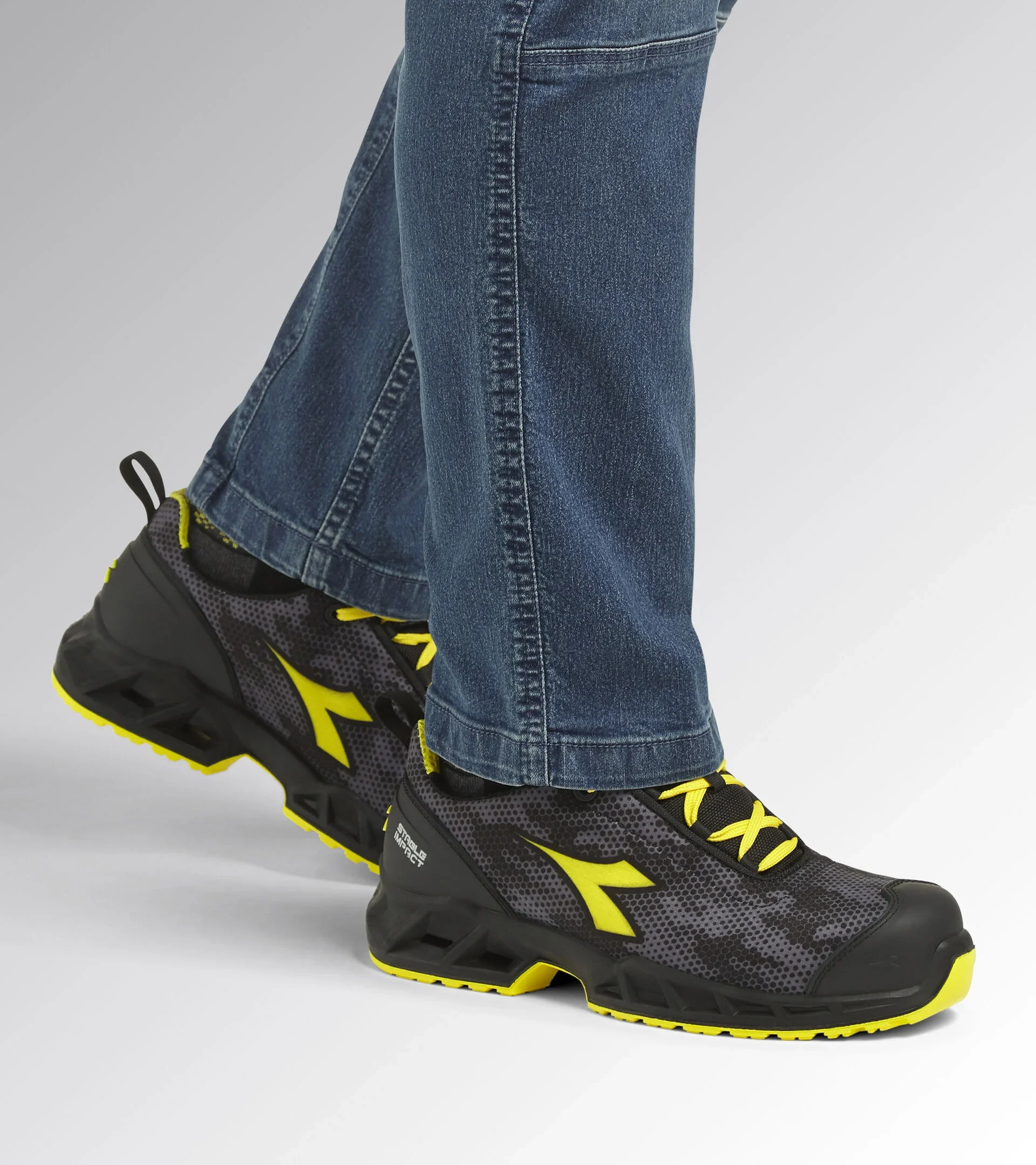 Chaussures de sécurité basses SHARK STABLE IMPACT S3S FO SR SC ESD - Noir/Gris/Jaune image