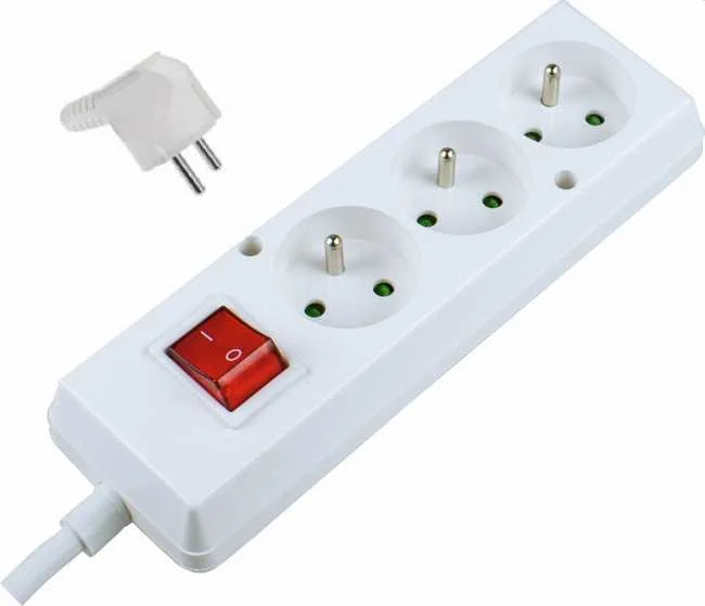 BLOC MULTIPRISES 3 PRISES 2P+T AVEC INTERRUPTEUR CABLE 3M H05VV-F 3G1,5 IP20 image